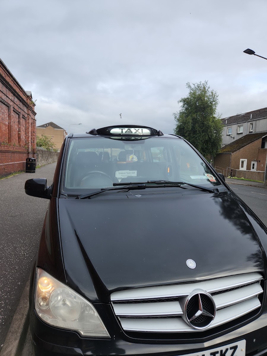 Mercedes V-Class private hire car, front view